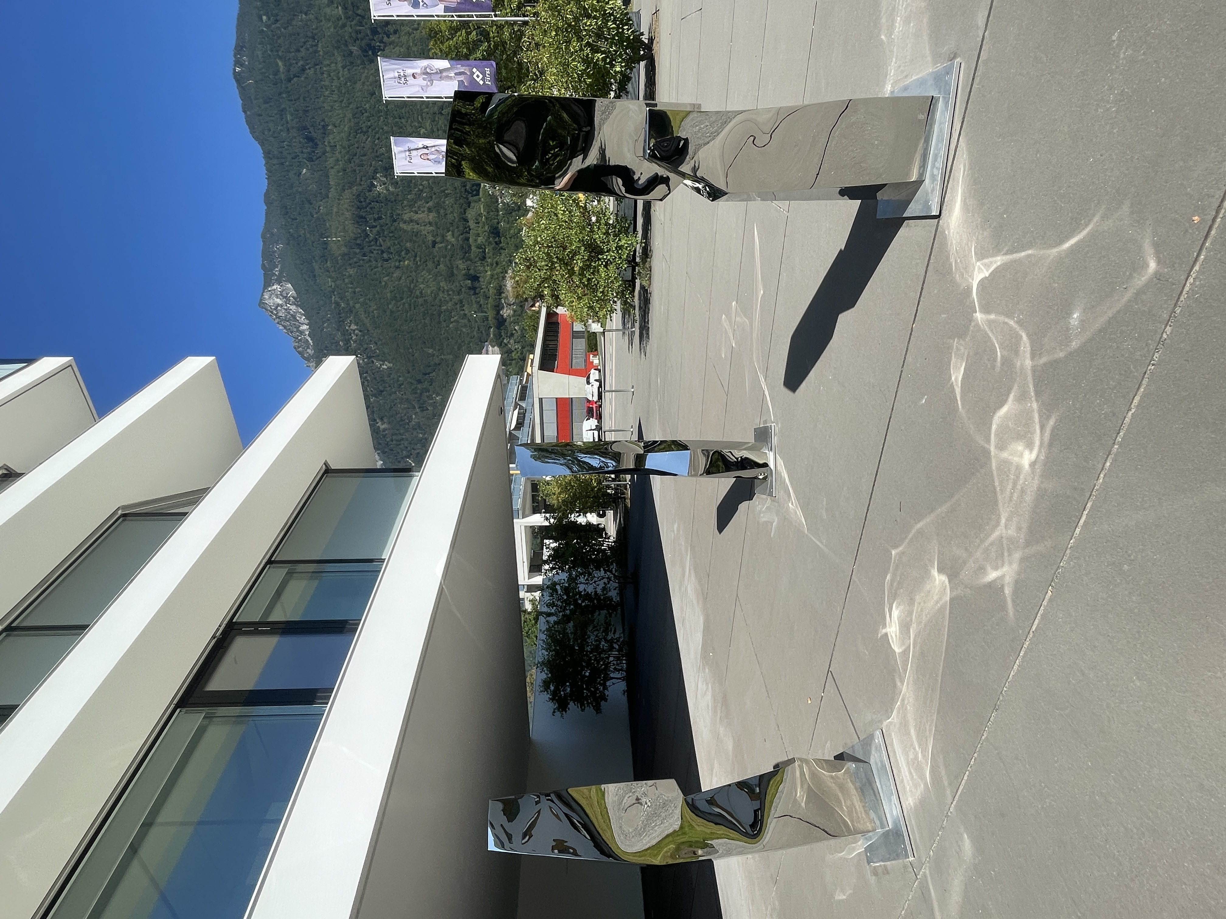 Faas Stefan - Mirrorhenge Ansicht 1