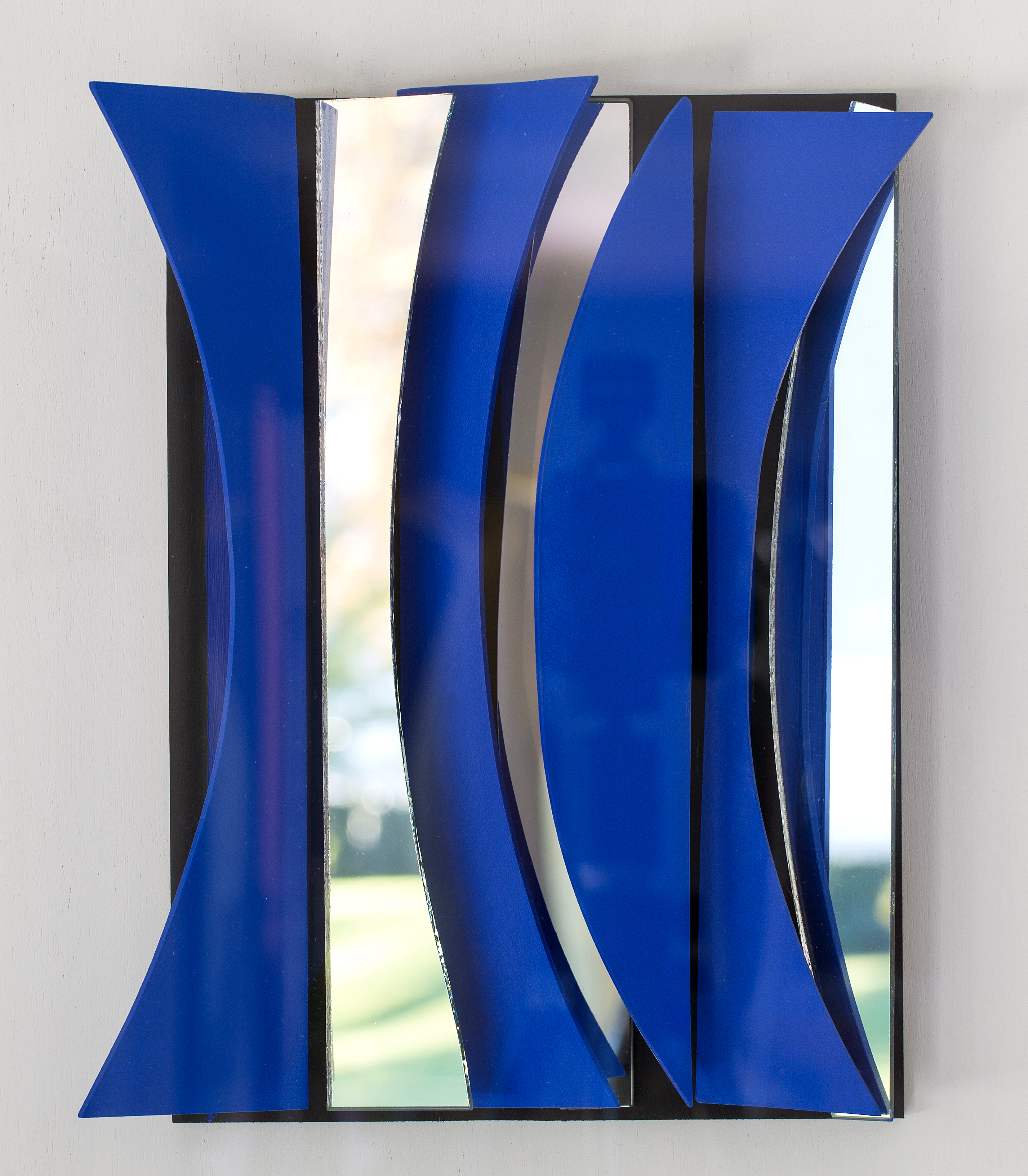 Megert - Scherbenbild mit blau vertikal, unter Plexi