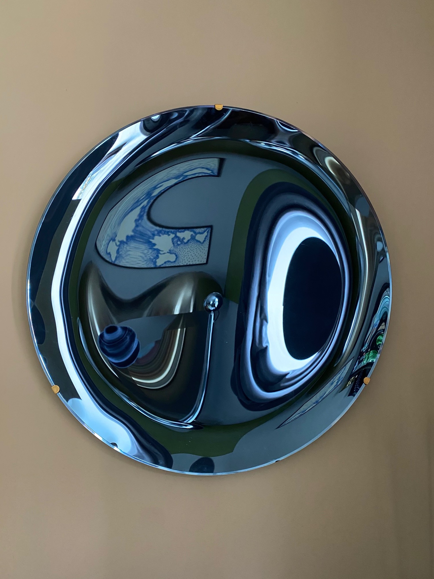 Versus Gallery - Concave Mirro