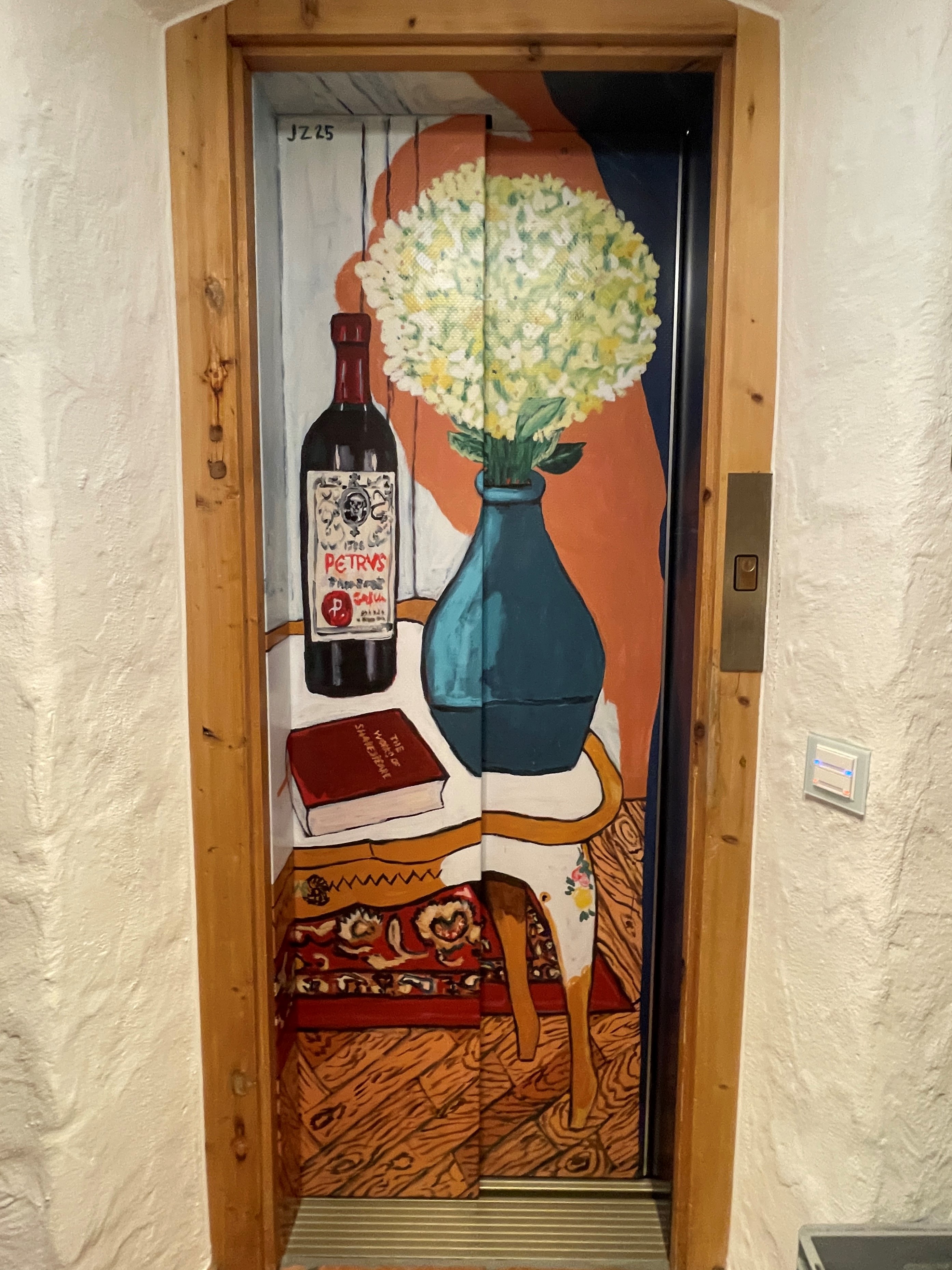 Zurek - Stillleben mit Petrus Elevator Doors