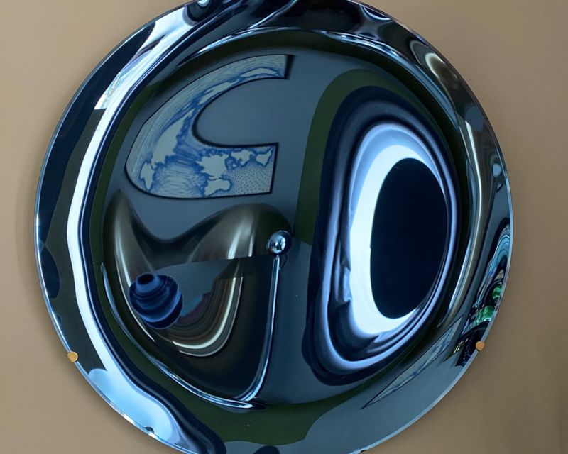 Versus Gallery - Concave Mirro