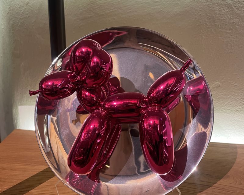 Koons -balloondog-magenta