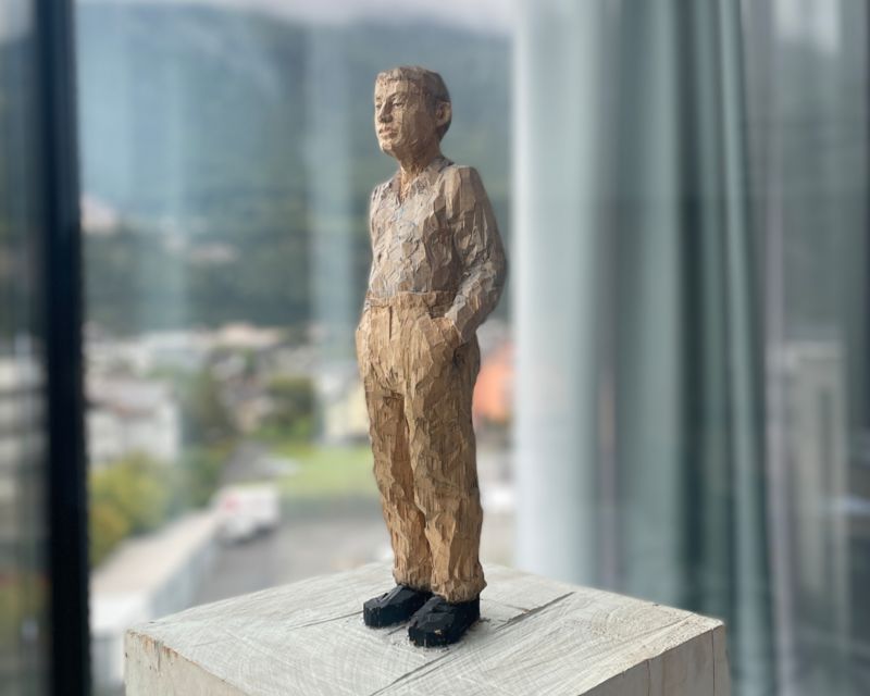 Balkenhol - Figur auf Sockel_1